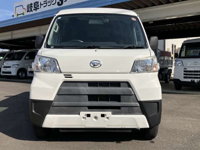 Daihatsu Hijet Cargo 5