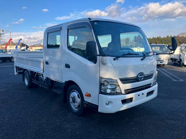 Hino Dutro 3