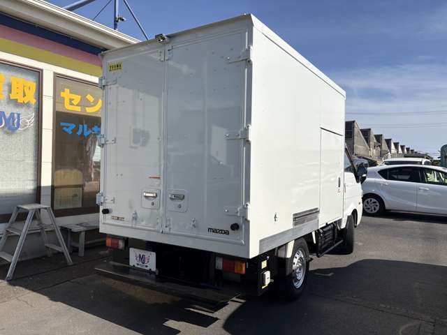 Mazda Bongo Truck 4
