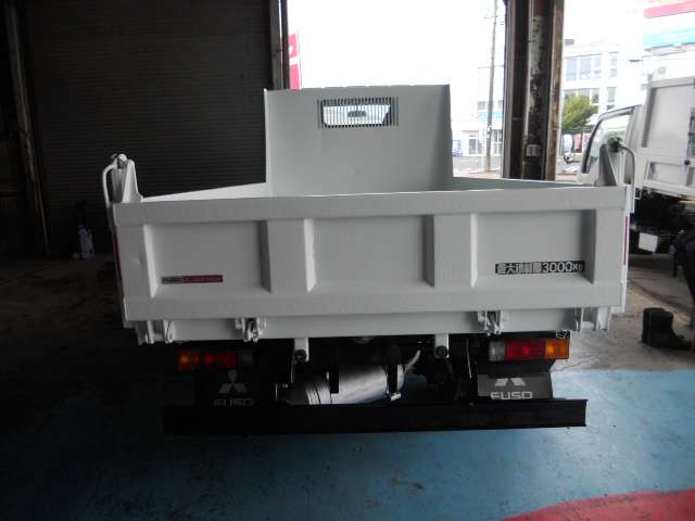 Mitsubishi Fuso Canter 7
