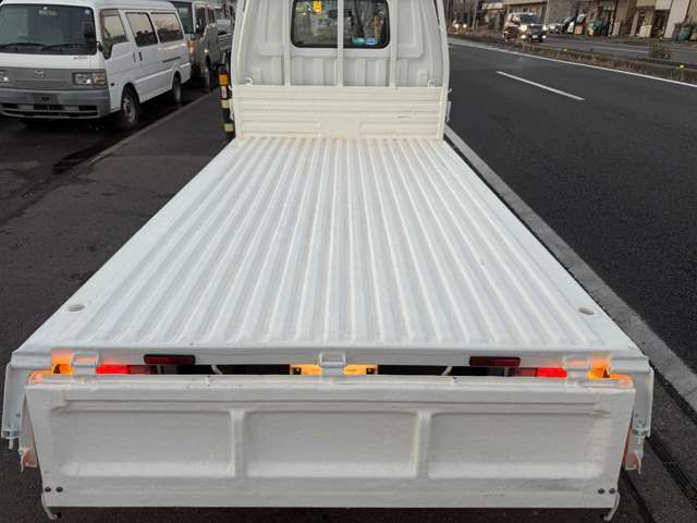 Mazda Bongo Truck 11