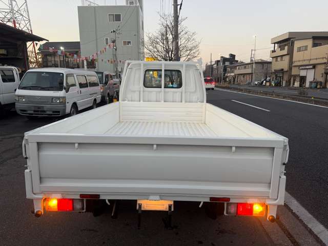 Mazda Bongo Truck 9