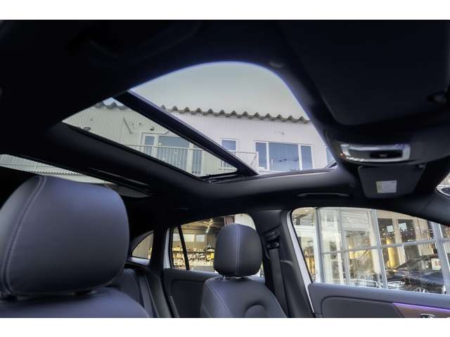 Mercedes-Benz GLA-Class 11