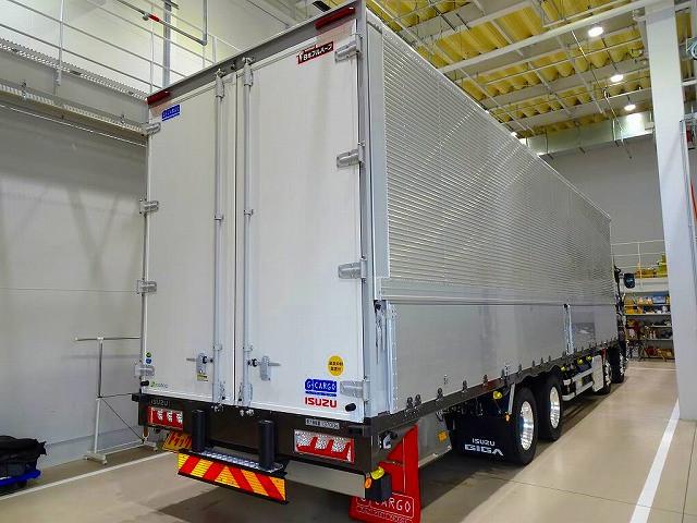 Isuzu Giga 3