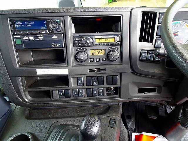 Isuzu Giga 9