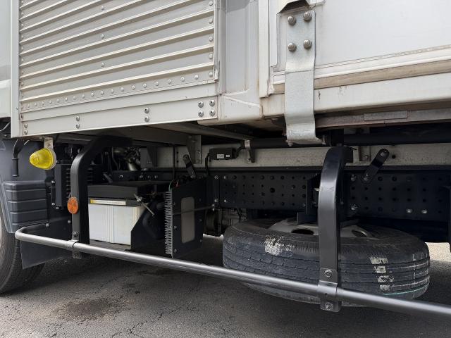 Mitsubishi Fuso Canter 9