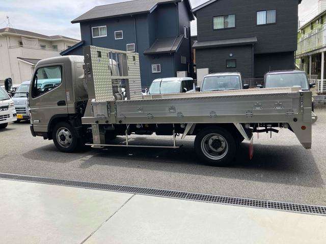 Mitsubishi Fuso Canter 7