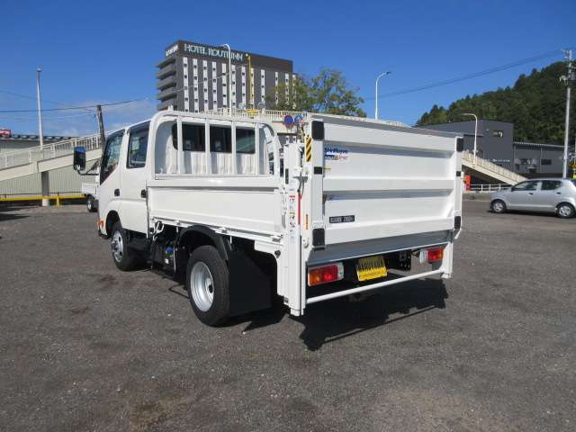 Hino Dutro 3