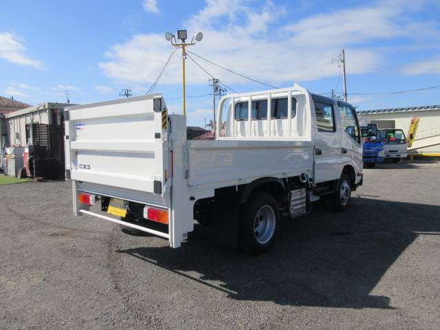 Hino Dutro 4