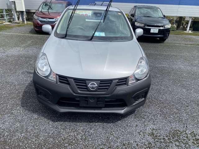 Nissan AD 5