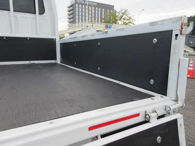 Isuzu Elf 11