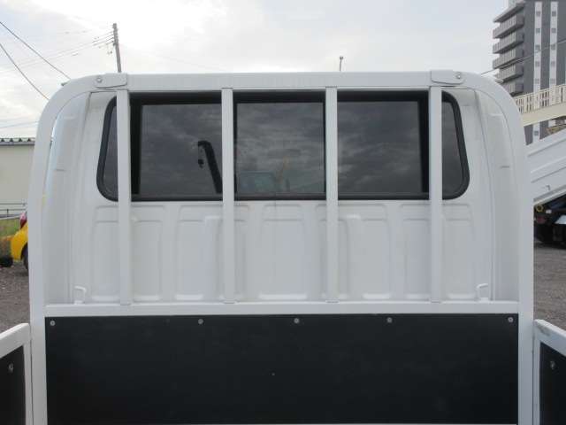 Isuzu Elf 12