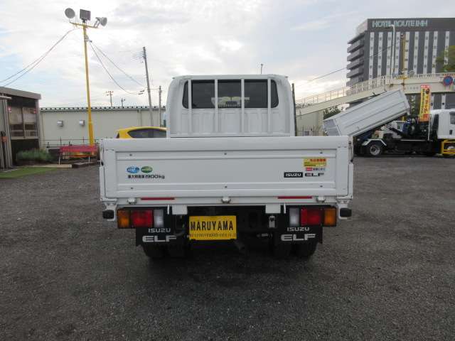 Isuzu Elf 7