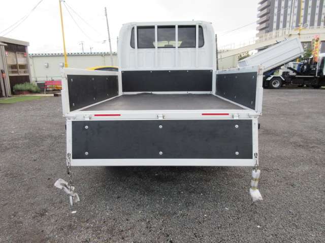 Isuzu Elf 8