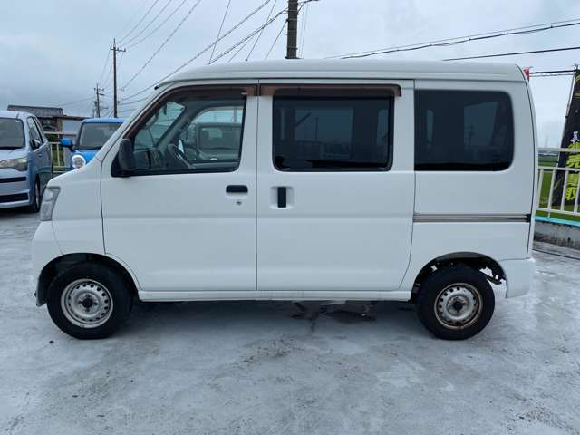 Daihatsu Hijet Cargo 11