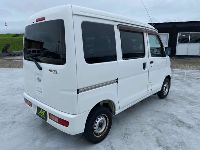Daihatsu Hijet Cargo 8