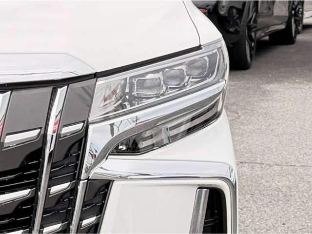 Toyota Alphard 11