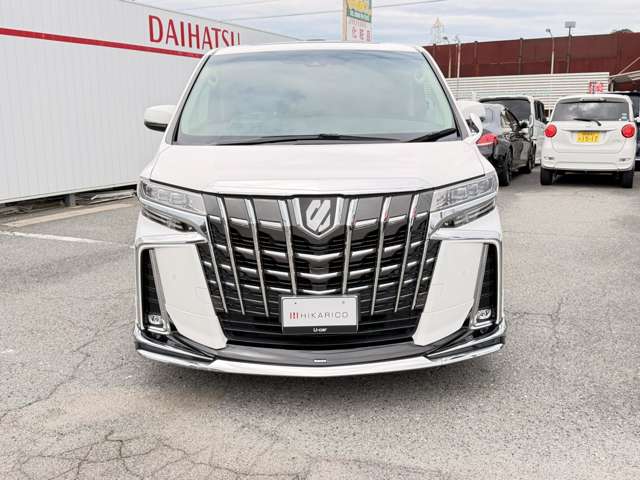 Toyota Alphard 3