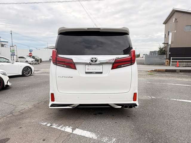 Toyota Alphard 8
