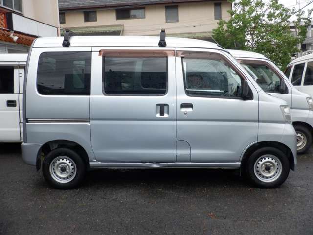 Daihatsu Hijet Cargo 4