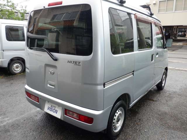 Daihatsu Hijet Cargo 6