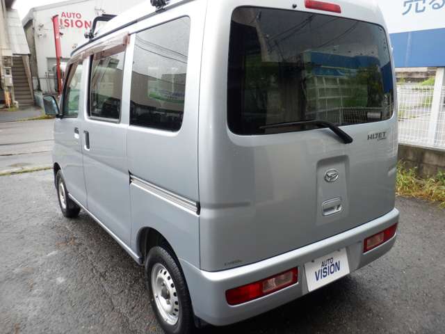 Daihatsu Hijet Cargo 7