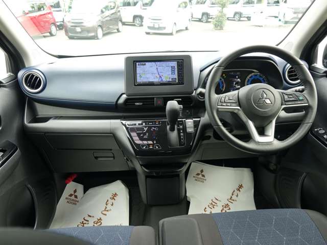 Mitsubishi eK X 12