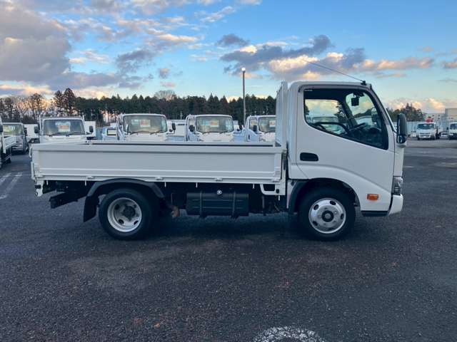 Hino Dutro 4