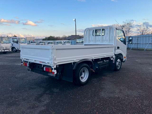 Hino Dutro 5