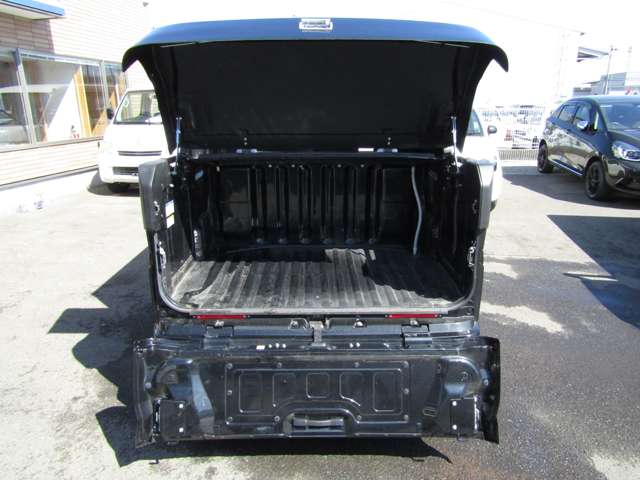 Daihatsu Hijet Deck Van 9
