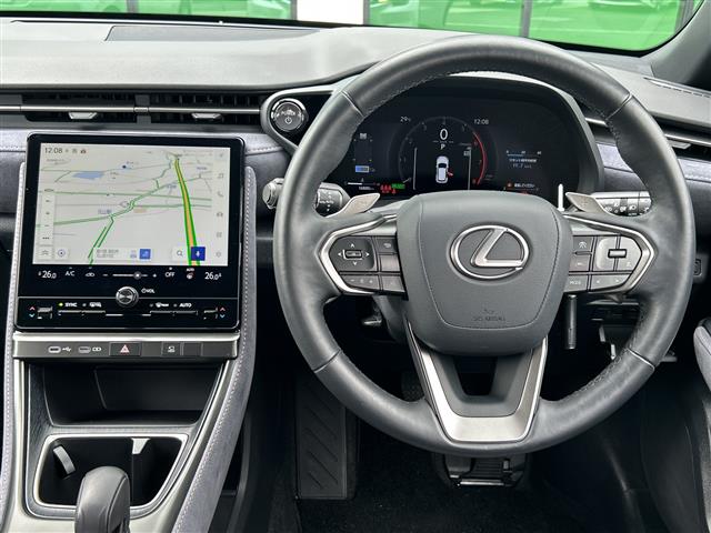 Lexus LBX 11