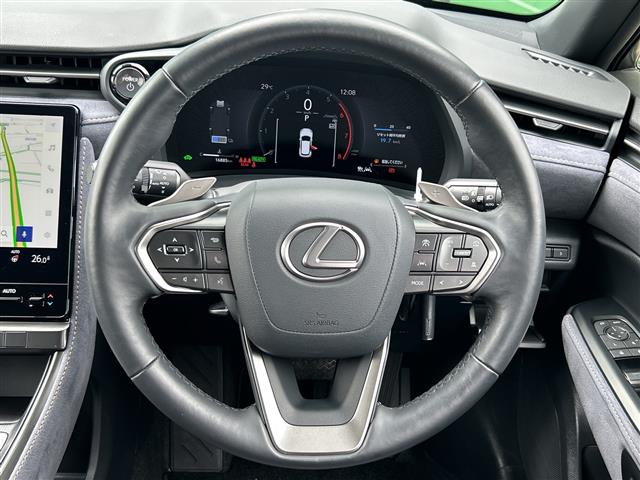Lexus LBX 12
