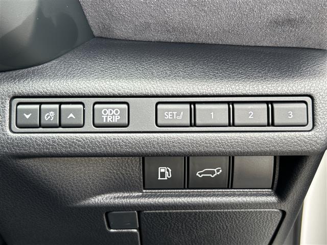 Lexus LBX 7