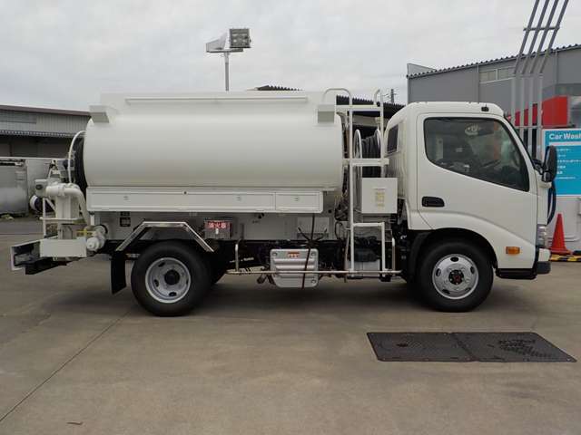 Hino Dutro 6
