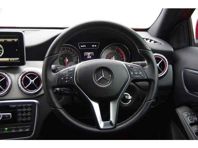 Mercedes-Benz GLA-Class 11