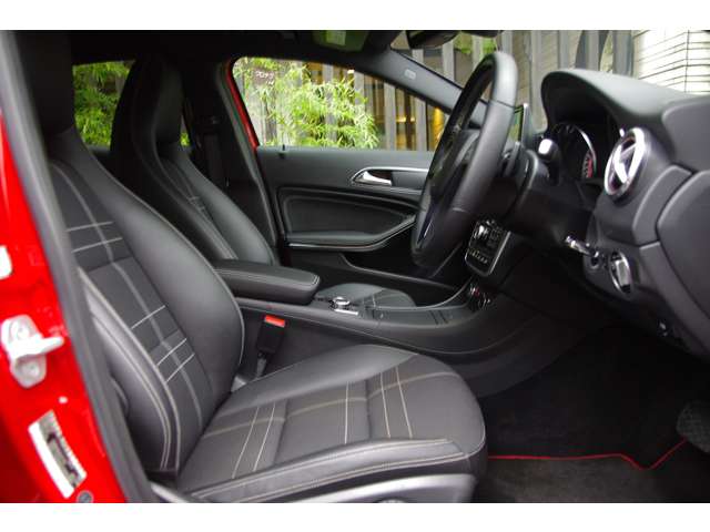 Mercedes-Benz GLA-Class 12