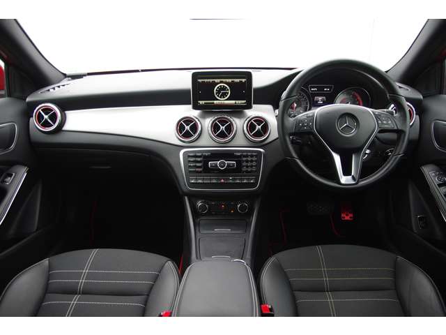 Mercedes-Benz GLA-Class 10