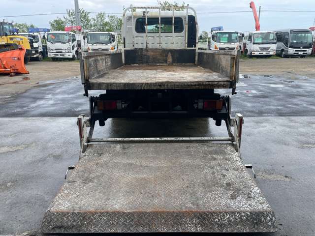 Isuzu Elf 9