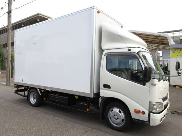 Hino Dutro 11