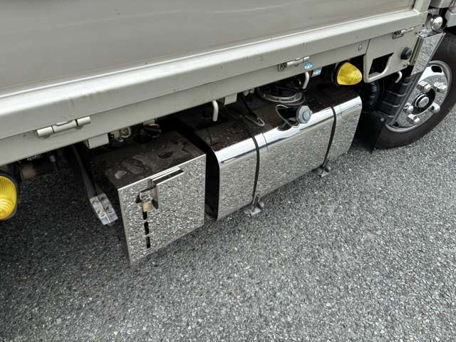 Mitsubishi Fuso Canter 10