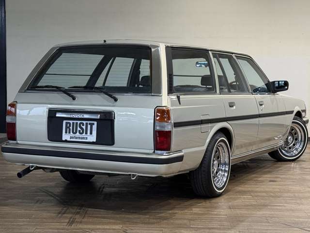 Toyota Mark II Van 12