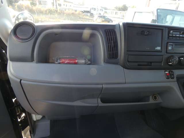 Mitsubishi Fuso Canter 9