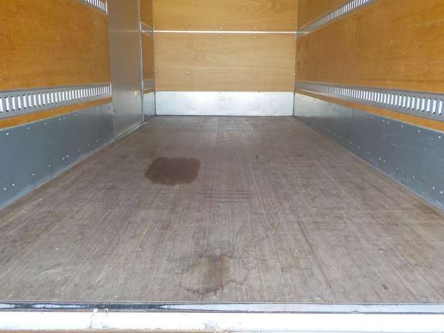 Isuzu Elf 11