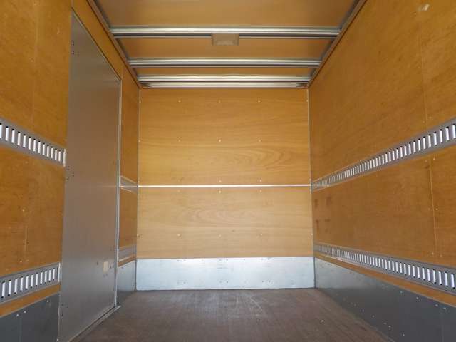 Isuzu Elf 12