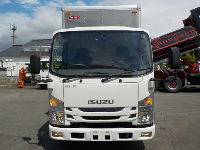 Isuzu Elf 2