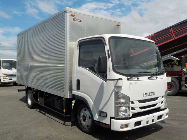 Isuzu Elf 3