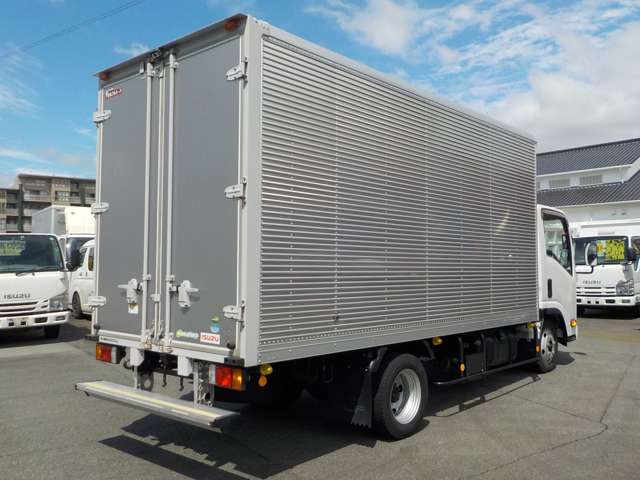 Isuzu Elf 5