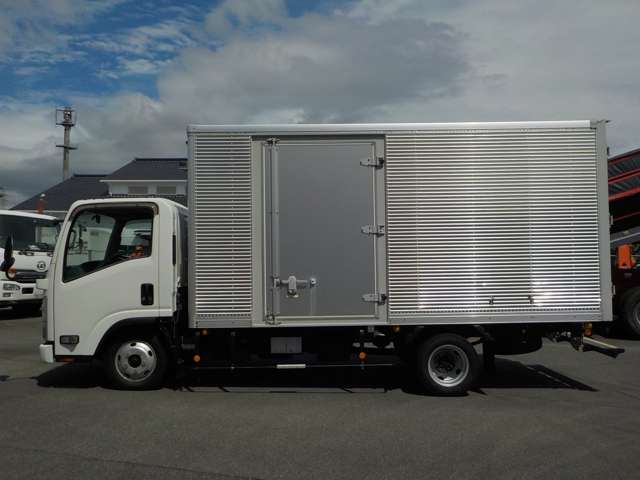 Isuzu Elf 8