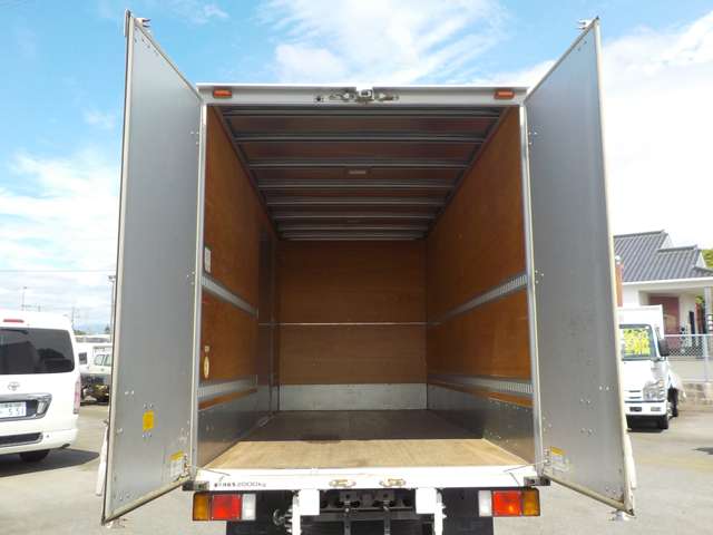 Isuzu Elf 10