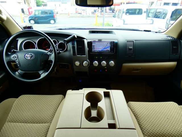 Toyota Tundra 2